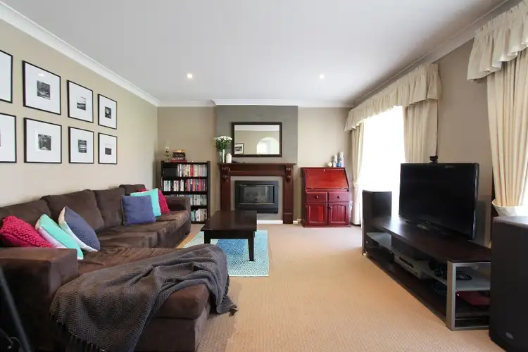Fifth view of Homely house listing, 10 Parson Close, West Bathurst NSW 2795