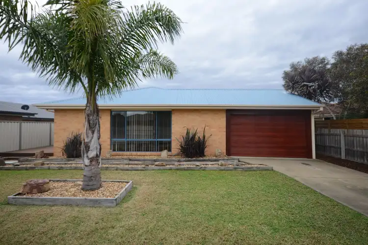 13 Callistemon Court, Bairnsdale VIC 3875