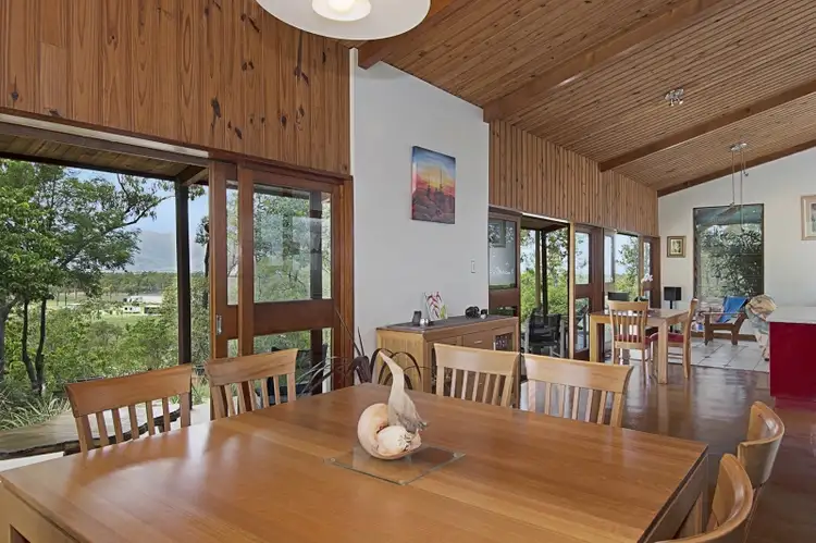 11 Brady Road, Oak Valley QLD 4811