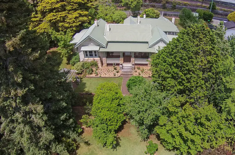 28 Railway Parade, Wentworth Falls NSW 2782