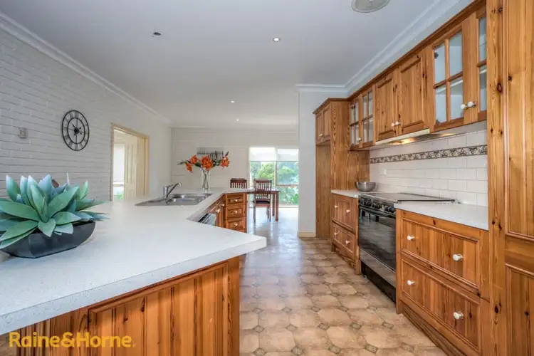 Fifth view of Homely house listing, 10 Baker Rise, Sunbury VIC 3429