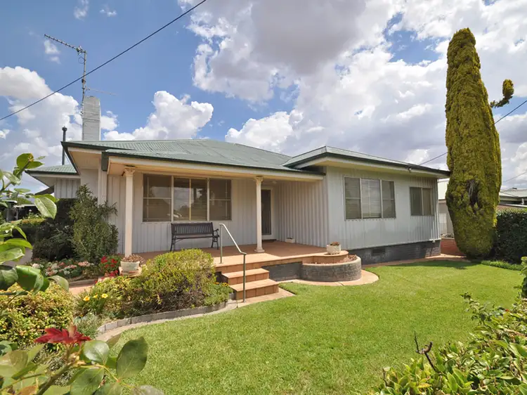 23 George Street, Junee NSW 2663