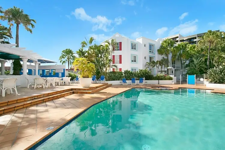Unit @ 28 Chairlift Avenue, Miami QLD 4220