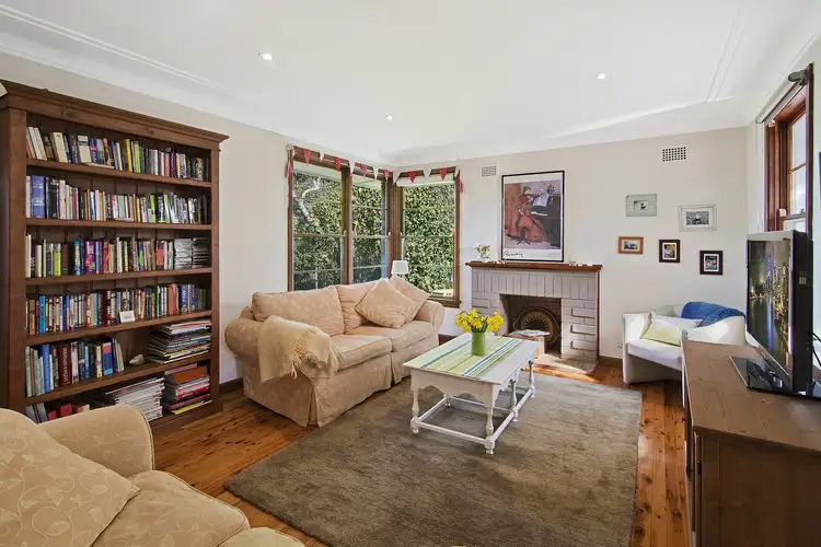 10 Willunga Crescent, Forestville NSW 2087