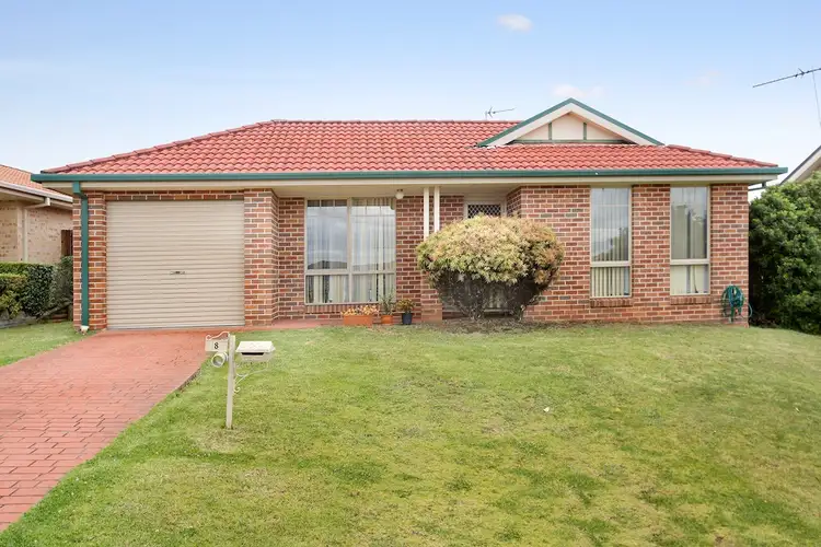 8 Norman Dunlop Crescent, Minto NSW 2566