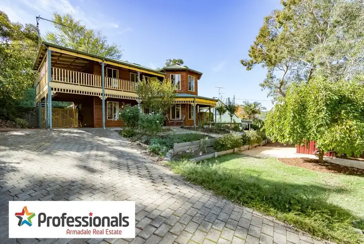 8 Grade Road, Kelmscott WA 6111