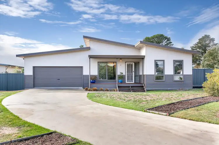 15 Andrew Street, Creswick VIC 3363