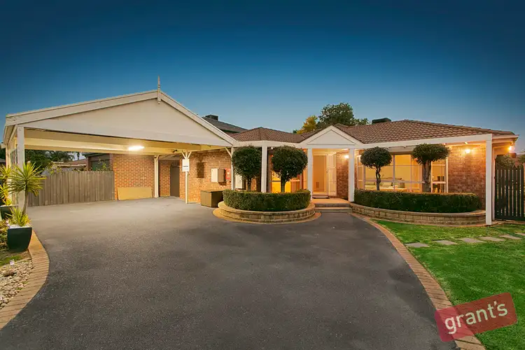 10 Chadbourn Place, Narre Warren South VIC 3805