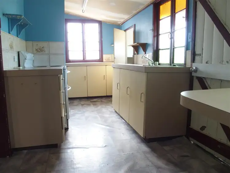 Second view of Homely house listing, 7 Robert Street, Emerald QLD 4720