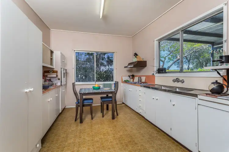 1 Dumba Lane, Ferny Hills QLD 4055