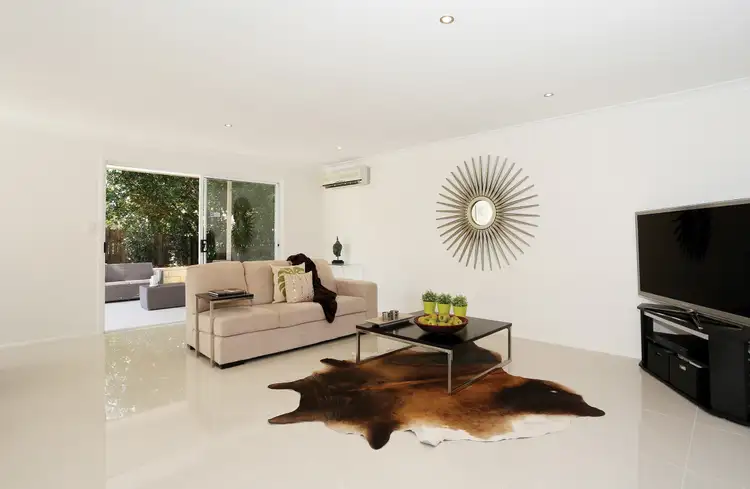 3 Angus Street, Sinnamon Park QLD 4073