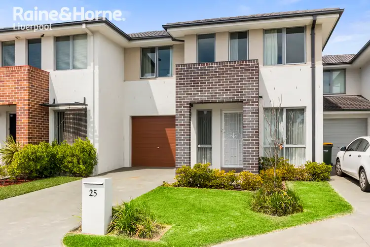 25 Sovereign Circuit, Glenfield NSW 2167