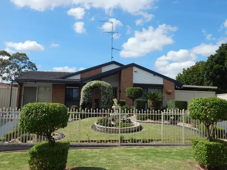 25 Province Street, Abbotsbury NSW 2176