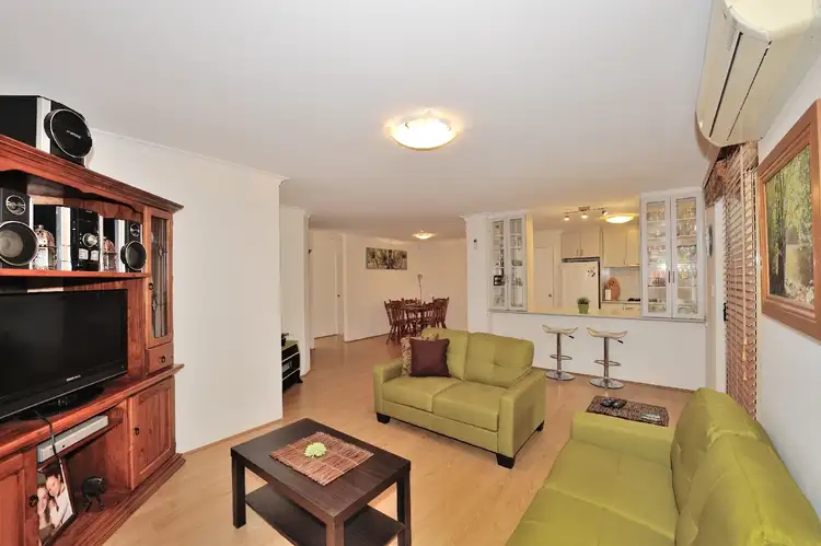 Sixth view of Homely house listing, 10 Darwin Place, Warnbro WA 6169