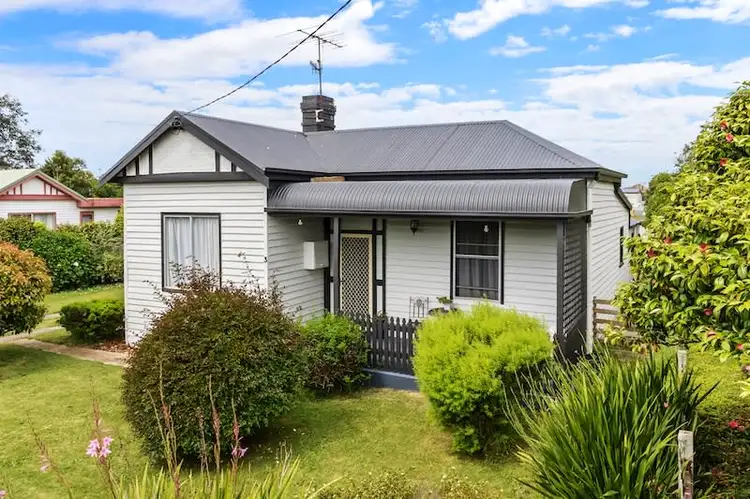 3 Braddon Street, Penguin TAS 7316