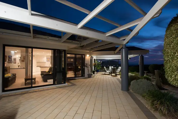 6 Shearwater Close, Wandina WA 6530