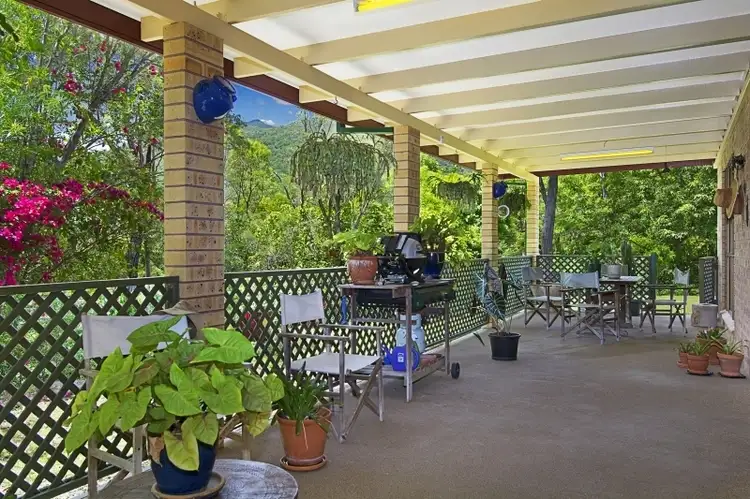 5 Mount Cradle Court, Alligator Creek QLD 4816
