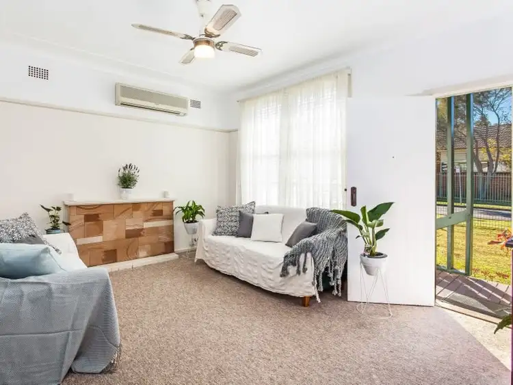 7 Cummins Street, Unanderra NSW 2526