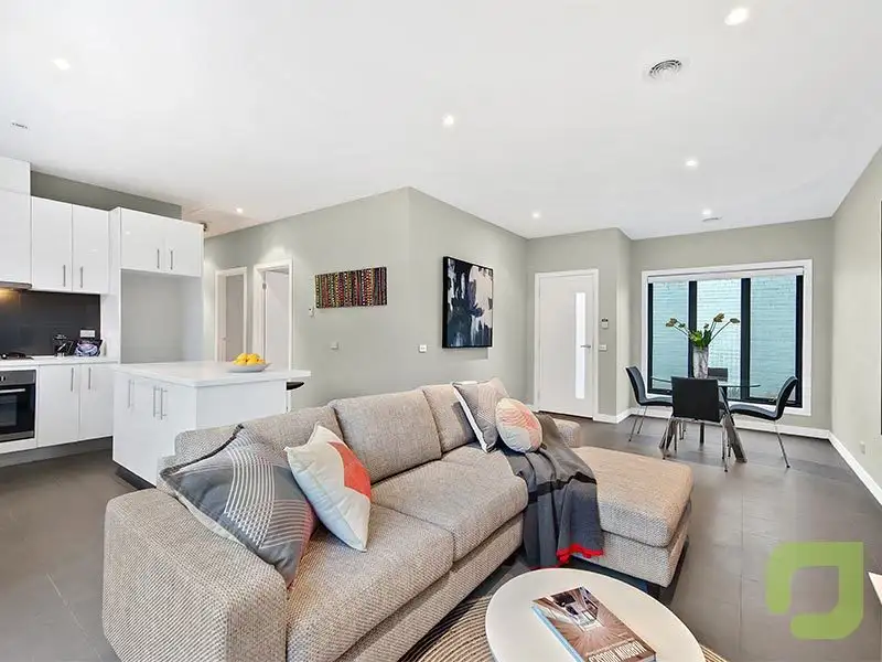 Main view of Homely unit listing, 2/37 Wren Street, Altona VIC 3018