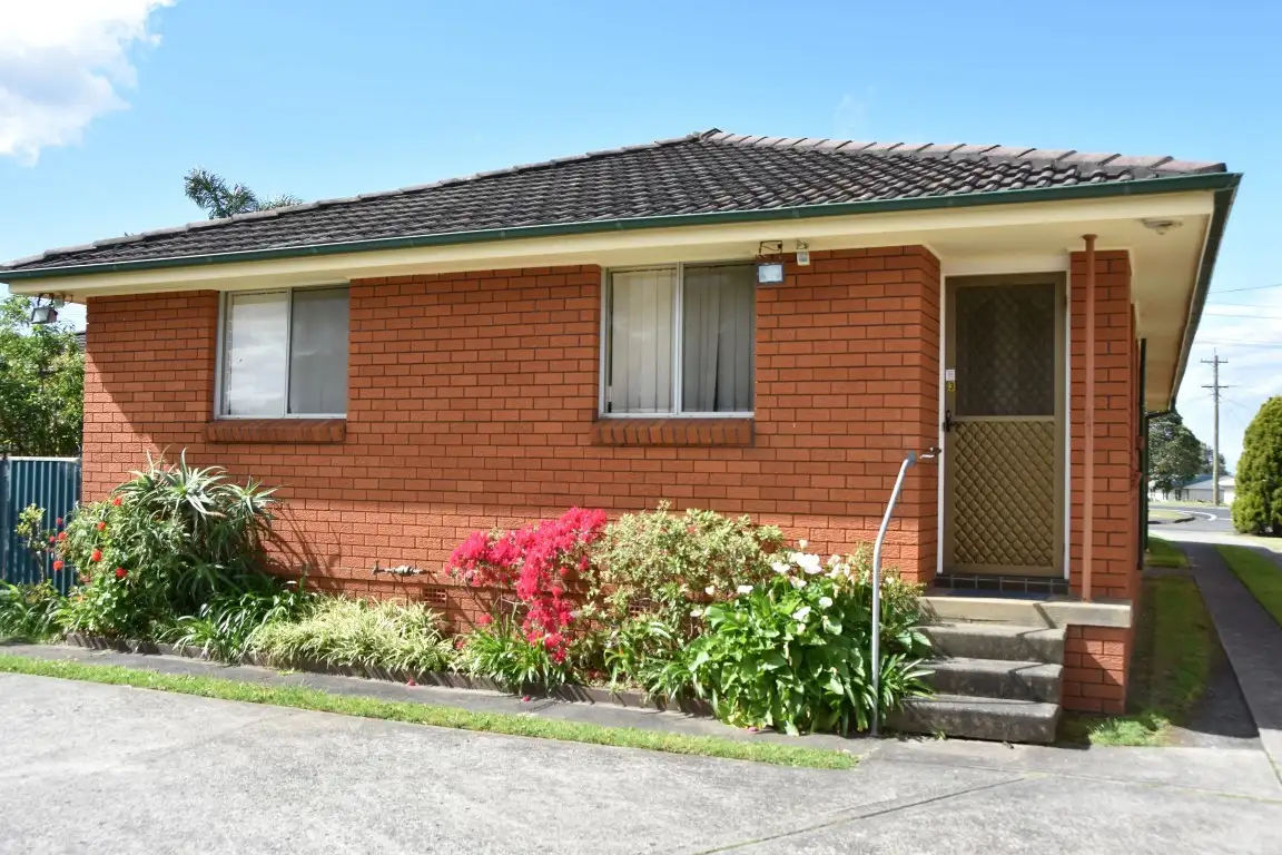 Main view of Homely unit listing, 3 / 3 Power Drive, Mount Warrigal NSW 2528
