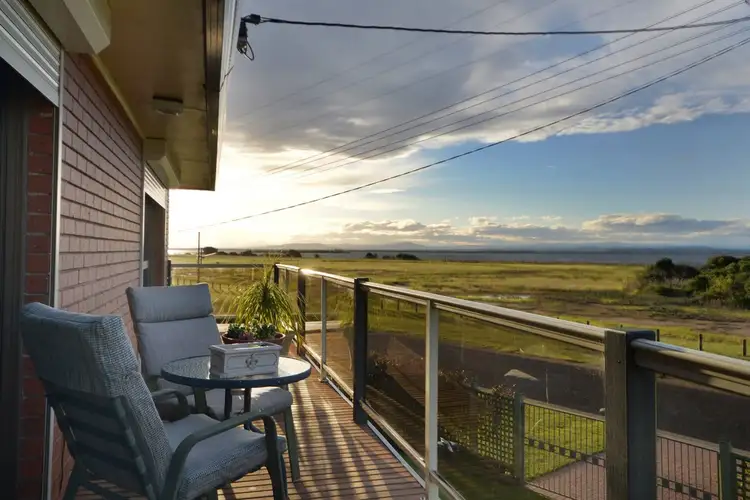 19 MARINA DRIVE, Paynesville VIC 3880