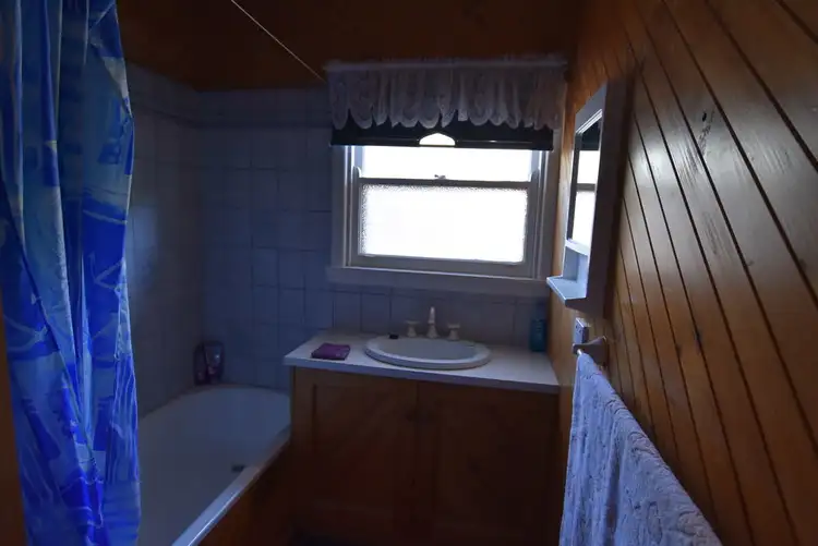 Seventh view of Homely house listing, 2 Halden Crescent, Moe VIC 3825