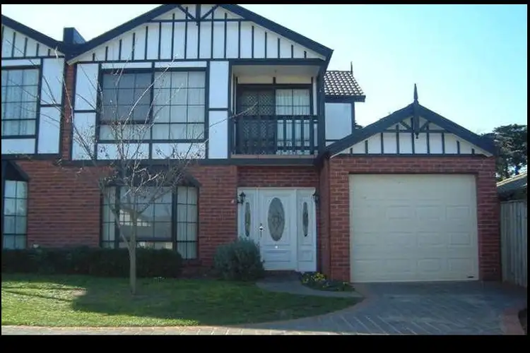 6/40 Warrawong Drive, Berwick VIC 3806