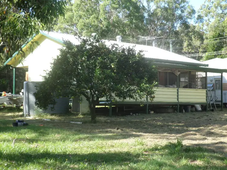 4 ORANA STREET, Macleay Island QLD 4184