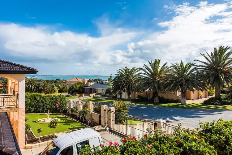 24 DUCHART WAY, Coogee WA 6166