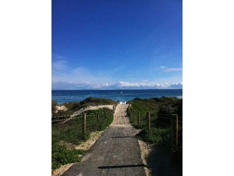 10 Chrisp Plc, Yanchep WA 6035