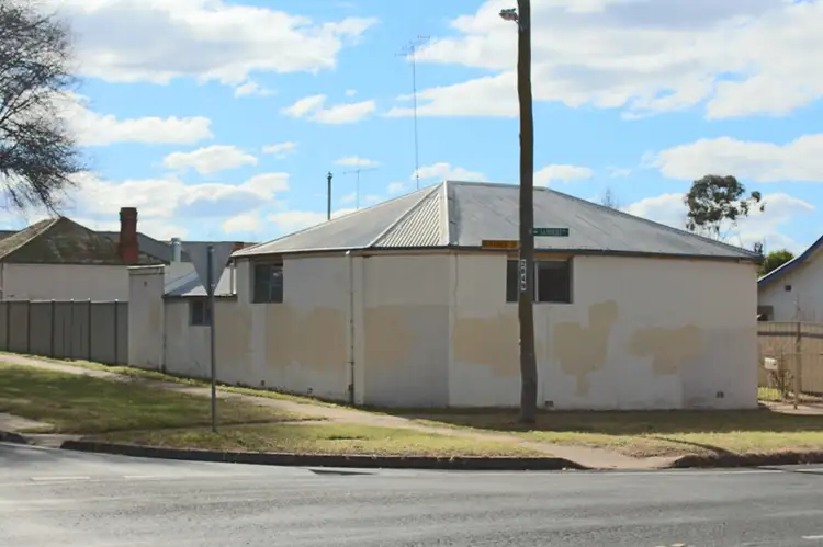 209 Bentinck Street, Bathurst NSW 2795