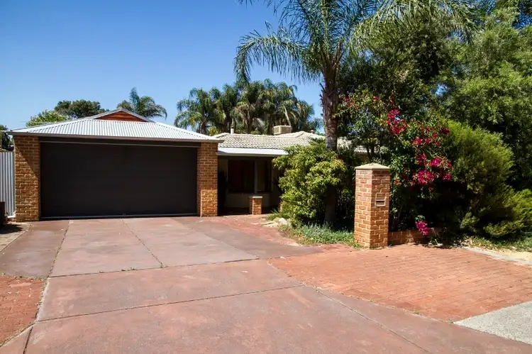61 Blackadder Road, Swan View WA 6056