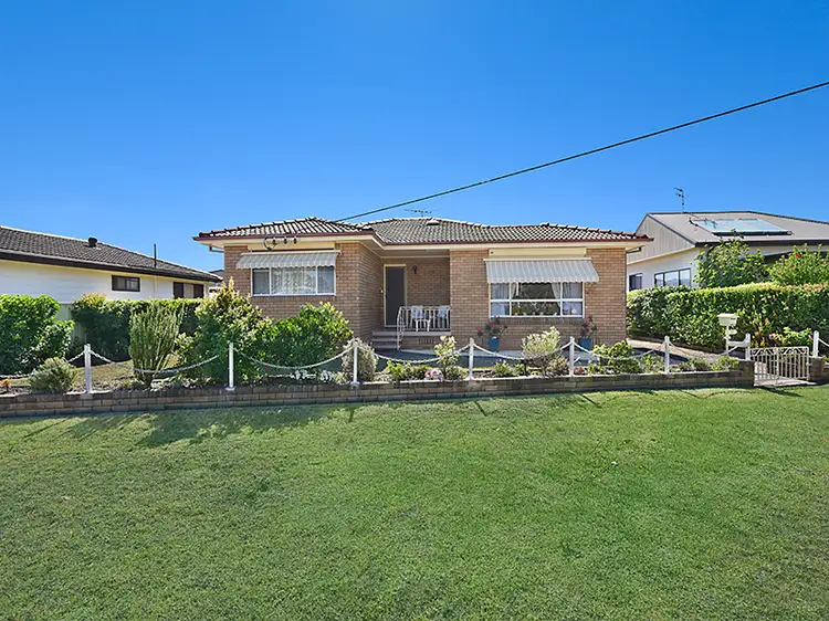 Main view of Homely house listing, 10 Pelican St, Swansea NSW 2281