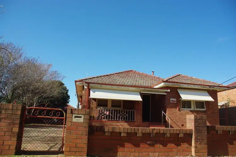 16 Simpson Street, Wellington NSW 2820