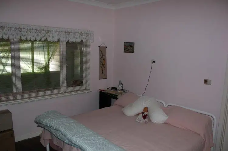 Seventh view of Homely house listing, 10 Farrar Parade, Merredin WA 6415