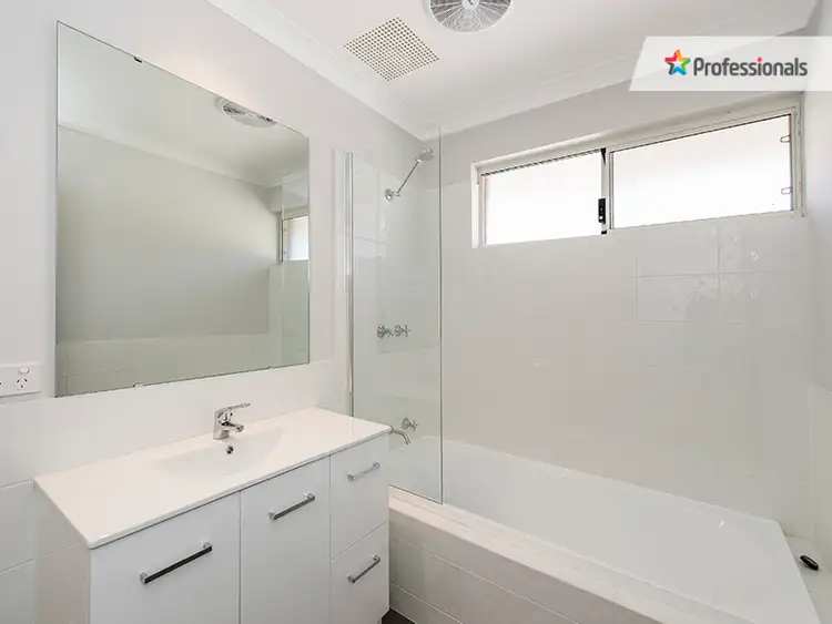 Fifth view of Homely house listing, 6 Kirk Close, Camillo WA 6111