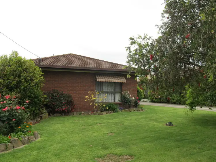 Fifth view of Homely house listing, 12 Garden Avenue, Bairnsdale VIC 3875