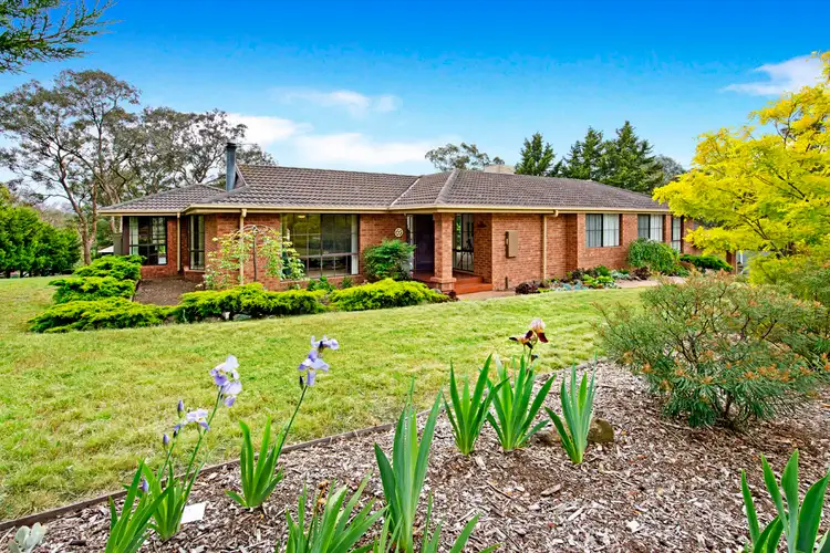 24 Fawkner Cres, Hurstbridge VIC 3099