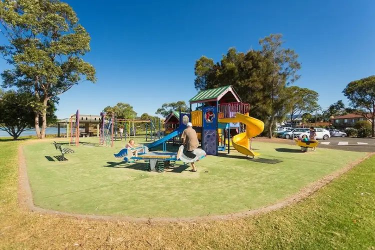 Third view of Homely villa listing, 5/102 Kanahooka Road, Kanahooka NSW 2530