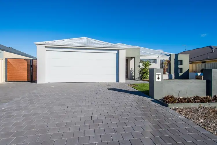 Second view of Homely house listing, 7 Kingfisher Way, Singleton WA 6175