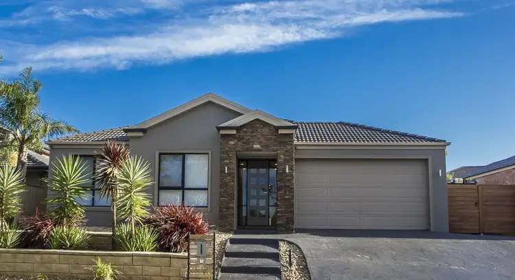 15 The Esplanade, Narre Warren South VIC 3805