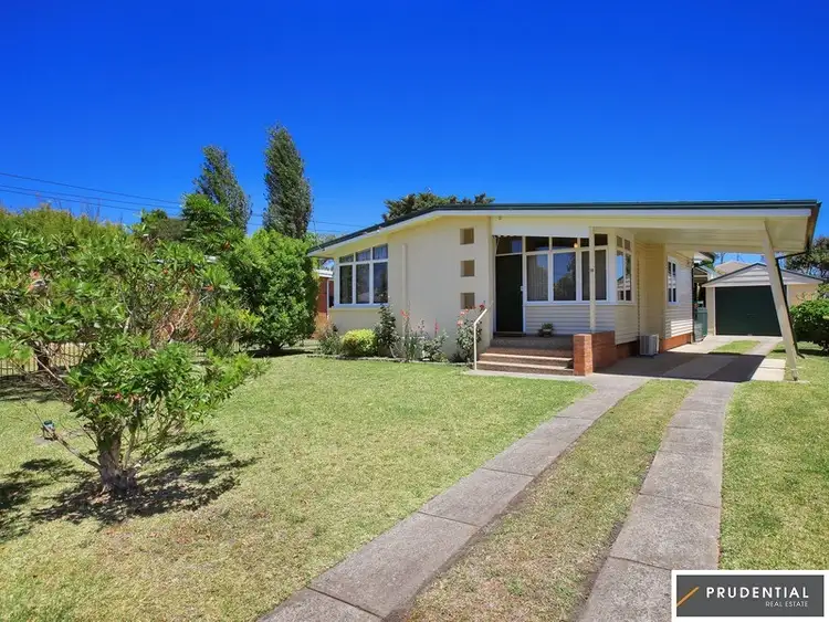 18 Lawrence Hargrave Rd, Warwick Farm NSW 2170