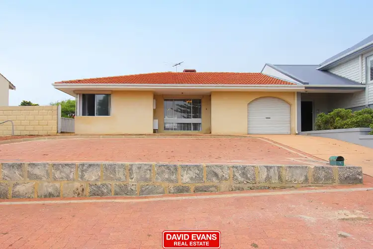 1/9 Padbury Circle, Sorrento WA 6020