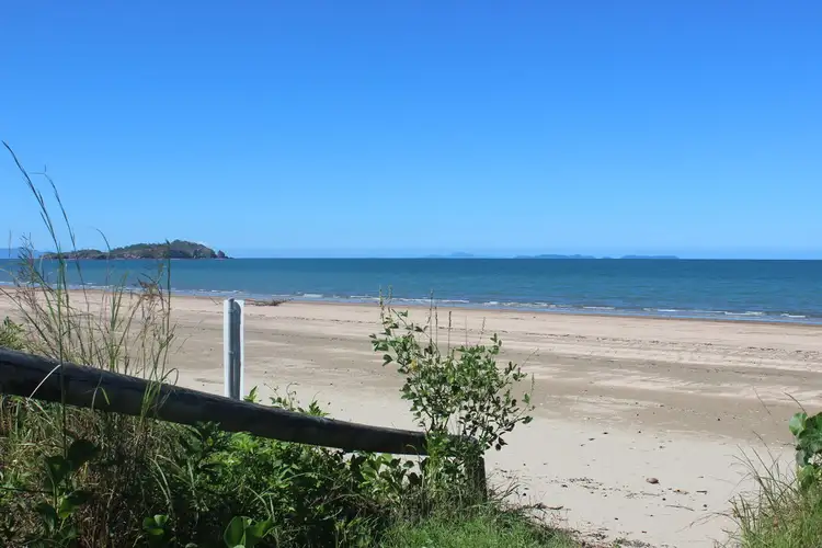 35 Acacia Avenue, Seaforth QLD 4741