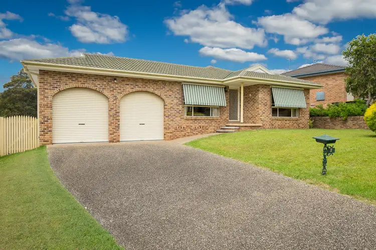 4 Caley Place, Sunshine Bay NSW 2536