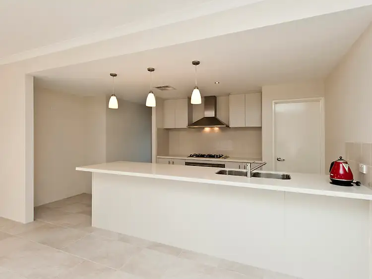8 Chesham Rise, Alkimos WA 6038