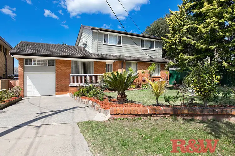 8 Barry Crescent, Padstow Heights NSW 2211