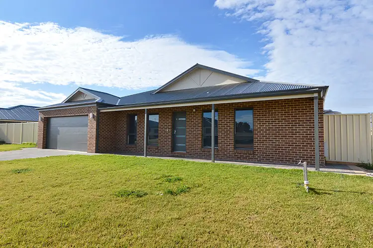 Second view of Homely house listing, 25 Ontario Park Drive, Mildura VIC 3500