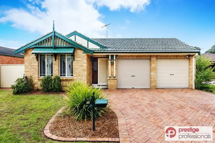 10 Exbury Court, Wattle Grove NSW 2173