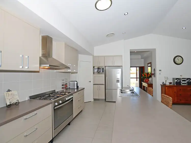 51 Helsham Street, Point Vernon QLD 4655